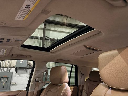 Used 2016 Cadillac Escalade Platinum image 26