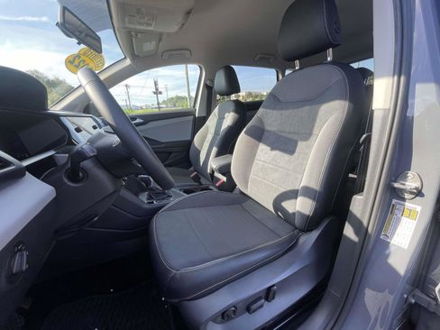 Used 2022 Volkswagen Taos SE FWD image 18