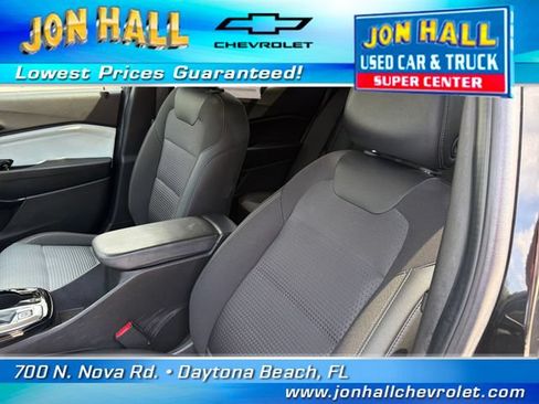Used 2025 Chevrolet Trax LT w/ Driver Confidence Package FWD image 19