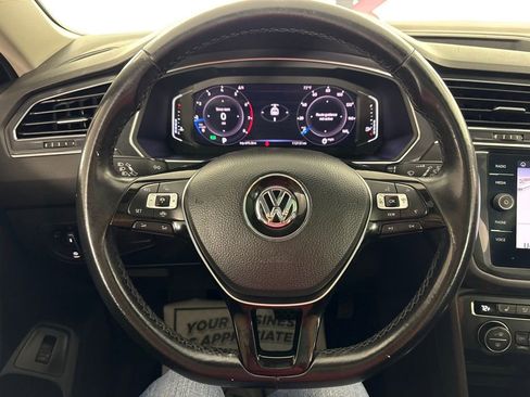 Used 2019 Volkswagen Tiguan SEL image 18