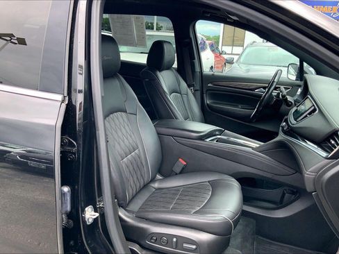 Used 2022 Buick Enclave Avenir w/ Avenir Technology Package AWD/4WD image 7