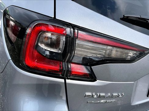 Used 2024 Subaru Outback Premium image 29