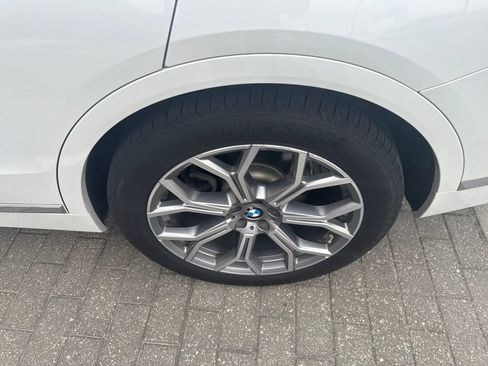 Used 2019 BMW X7 xDrive40i w/ Premium Package AWD/4WD image 10