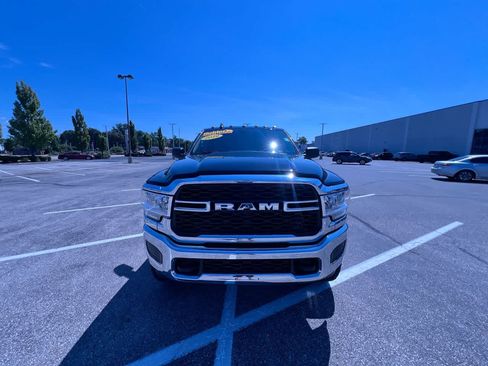 Used 2019 RAM 2500 Tradesman AWD/4WD image 3