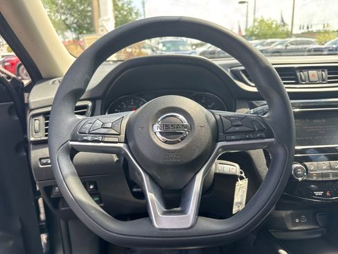 Used 2018 Nissan Rogue S FWD image 14