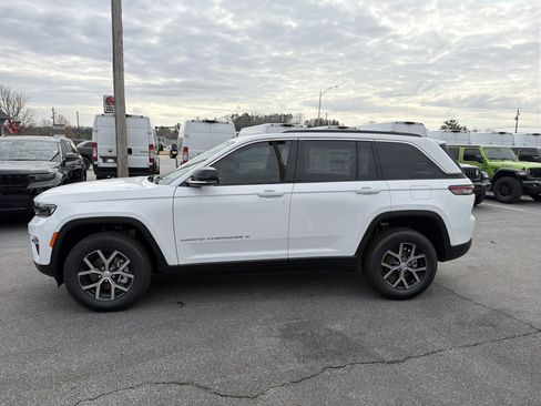 New 2025 Jeep Grand Cherokee Limited image 9