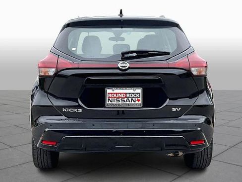 Certified 2021 Nissan Kicks SV image 4