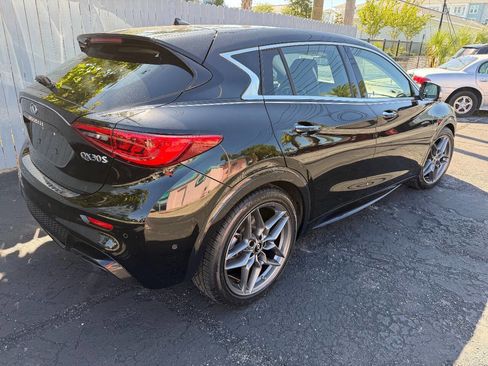 Used 2017 INFINITI QX30 Sport w/ Cargo Package image 3