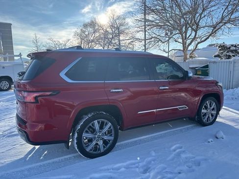 Used 2024 Toyota Sequoia Capstone image 9