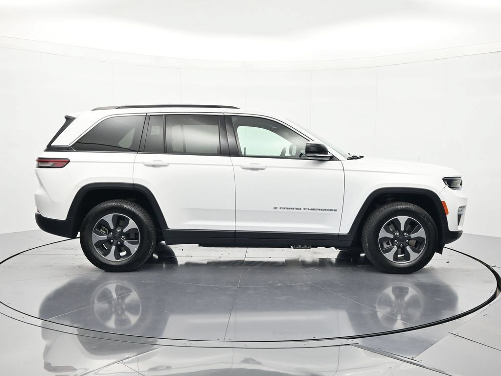 Used 2024 Jeep Grand Cherokee Limited 4xe AWD/4WD image 4