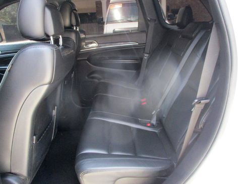 Used 2020 Jeep Grand Cherokee Limited AWD/4WD image 14