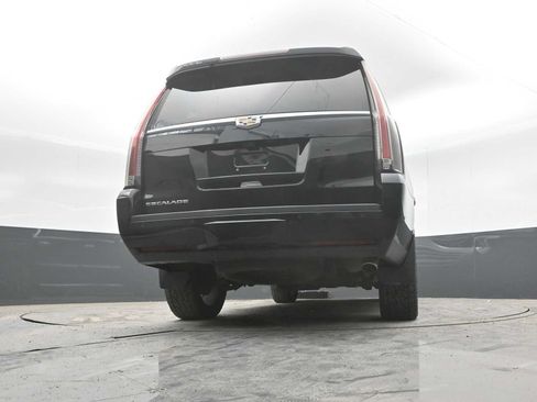 Used 2018 Cadillac Escalade ESV Luxury AWD/4WD image 31