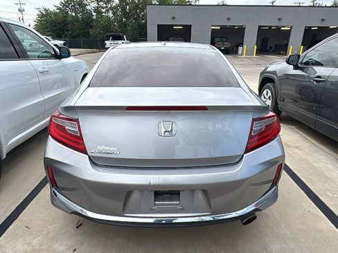 Used 2017 Honda Accord EX image 6