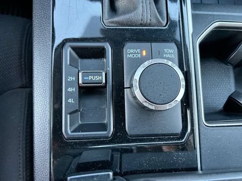Used 2022 Toyota Tundra SR5 AWD/4WD image 33