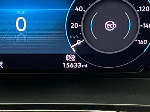 Certified 2025 Volkswagen Atlas Cross Sport SE w/ Panoramic Sunroof Package image 26