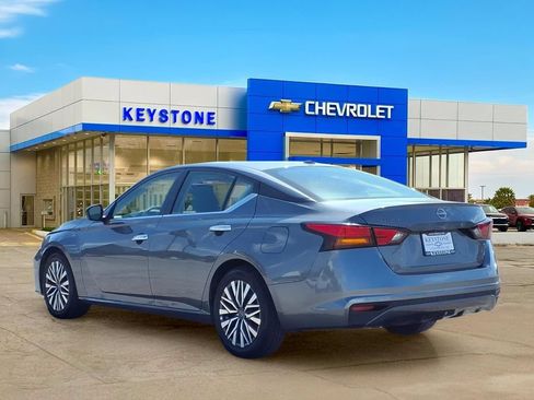 Used 2025 Nissan Altima 2.5 SV FWD image 5