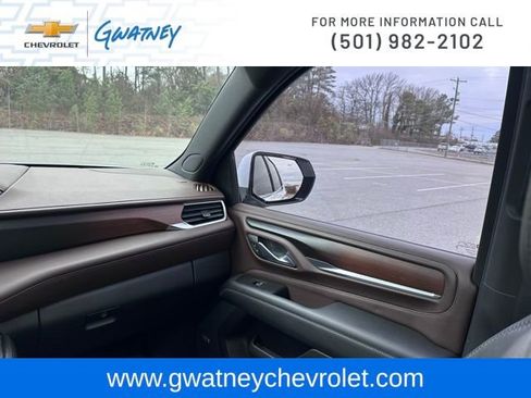 Used 2021 GMC Yukon Denali w/ Denali Premium Package image 29