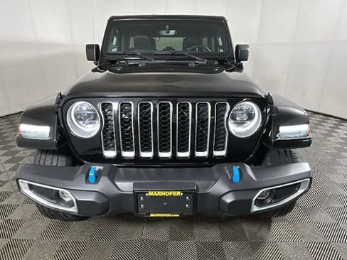 Used 2023 Jeep Wrangler Unlimited Sahara w/ Cold Weather Group AWD/4WD image 8