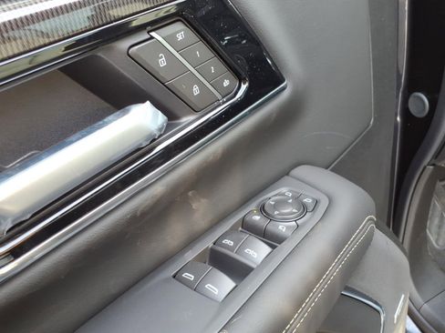 New 2026 GMC Yukon XL Elevation image 15