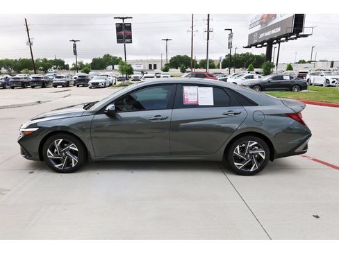 Used 2025 Hyundai Elantra Sport FWD image 6
