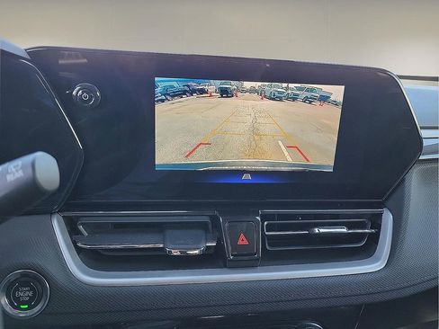 Used 2025 Chevrolet TrailBlazer LT image 16