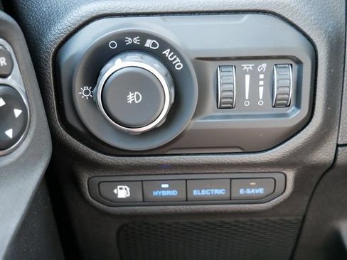 Used 2021 Jeep Wrangler Unlimited Sahara AWD/4WD image 24