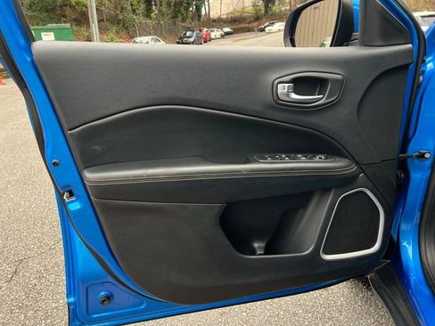 Used 2018 Jeep Compass Latitude image 10