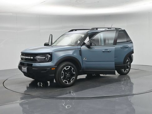 Certified 2023 Ford Bronco Sport Outer Banks w/ Tech Package AWD/4WD image 28