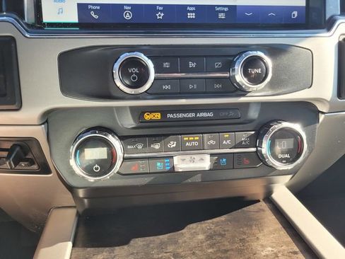 Certified 2022 Ford F250 Lariat w/ Lariat Value Package image 23