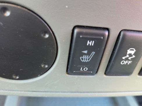 Used 2021 Nissan Frontier SV w/ Midnight Edition Floor Mats image 27