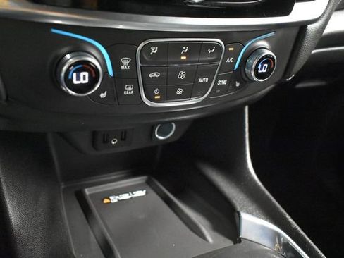 Certified 2023 Chevrolet Traverse LT AWD/4WD image 19