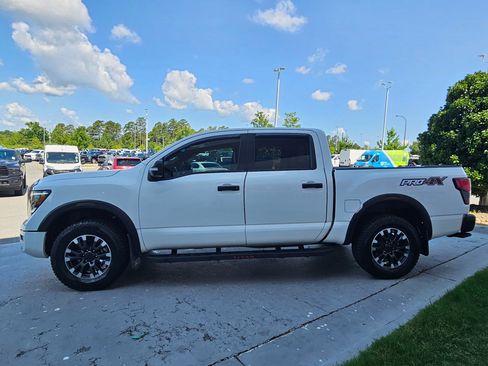 Used 2023 Nissan Titan PRO-4X w/ Pro-4x Convenience Package AWD/4WD image 4
