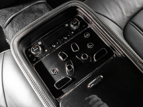 Used 2012 Bentley Mulsanne w/ Premiere Specification Pkg image 35