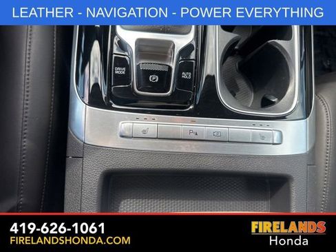 Used 2024 Kia Carnival EX FWD image 25