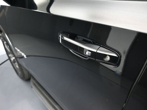 Used 2022 Chevrolet Tahoe LT w/ Luxury Package image 39