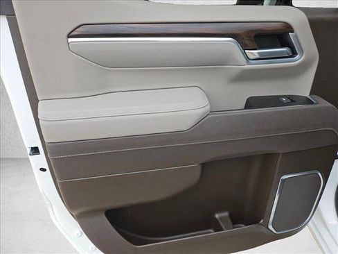 Certified 2025 GMC Sierra 1500 SLT AWD/4WD image 13