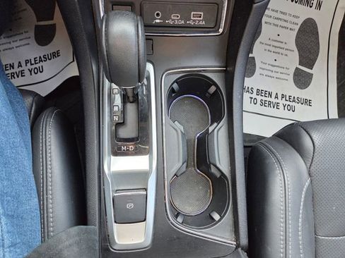 Used 2024 Subaru Ascent Limited w/ Technology Package image 29