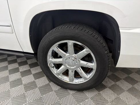 Used 2012 GMC Yukon XL Denali AWD/4WD image 19