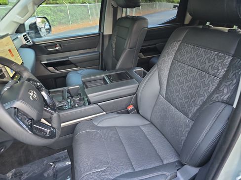Used 2024 Toyota Tundra Limited w/ Power Package AWD/4WD image 14