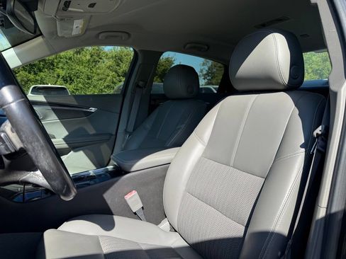 Used 2014 Chevrolet Impala LT w/ Convenience Package FWD image 6