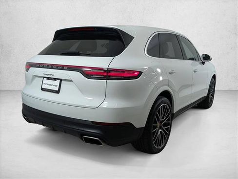 Used 2023 Porsche Cayenne Platinum Edition image 9