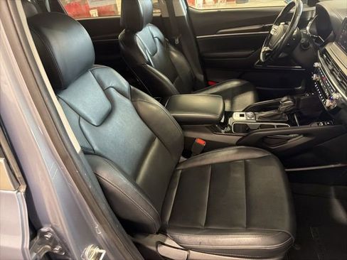 Used 2022 Kia Telluride S image 16