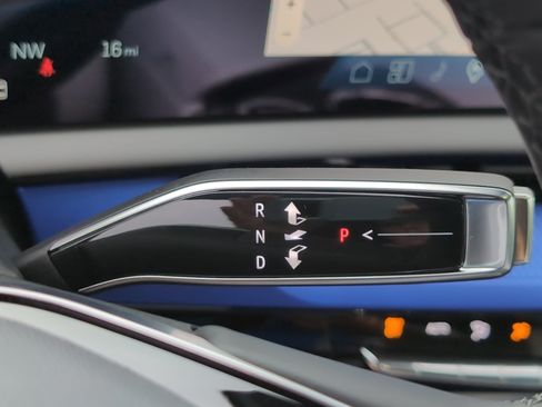 New 2025 Cadillac Optiq Sport 1 w/ LPO, Floor Liner Package image 18