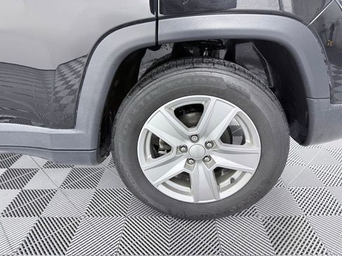 Used 2022 Jeep Compass Latitude image 28