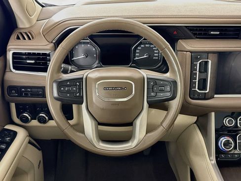 Used 2021 GMC Yukon Denali w/ LPO, Illumination Package AWD/4WD image 4