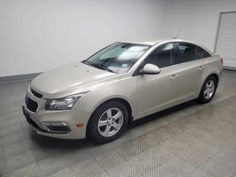 Used 2016 Chevrolet Cruze LT image 2