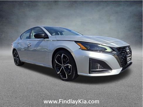 Used 2023 Nissan Altima 2.5 SR FWD image 3