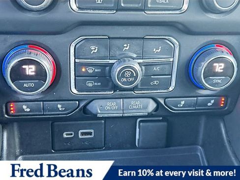 Used 2021 Chevrolet Suburban LT image 23