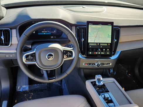 New 2026 Volvo XC90 T8 Plus w/ Protection Package Premier image 8