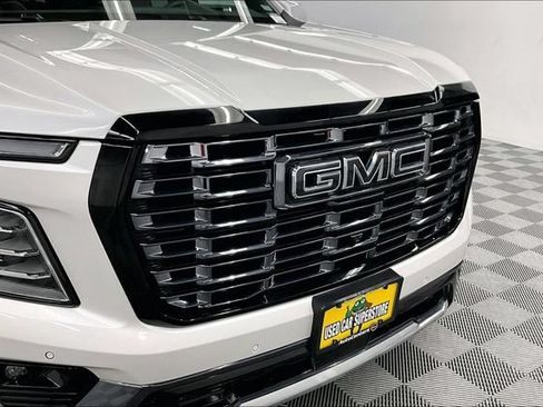 Used 2025 GMC Yukon Denali Ultimate AWD/4WD image 35